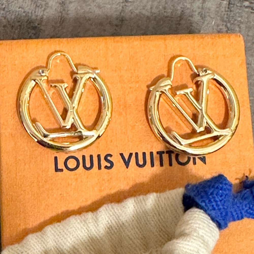 Louis Vuitton Gold LV Circle Logo Hoop Earrings - Picture 5 of 9